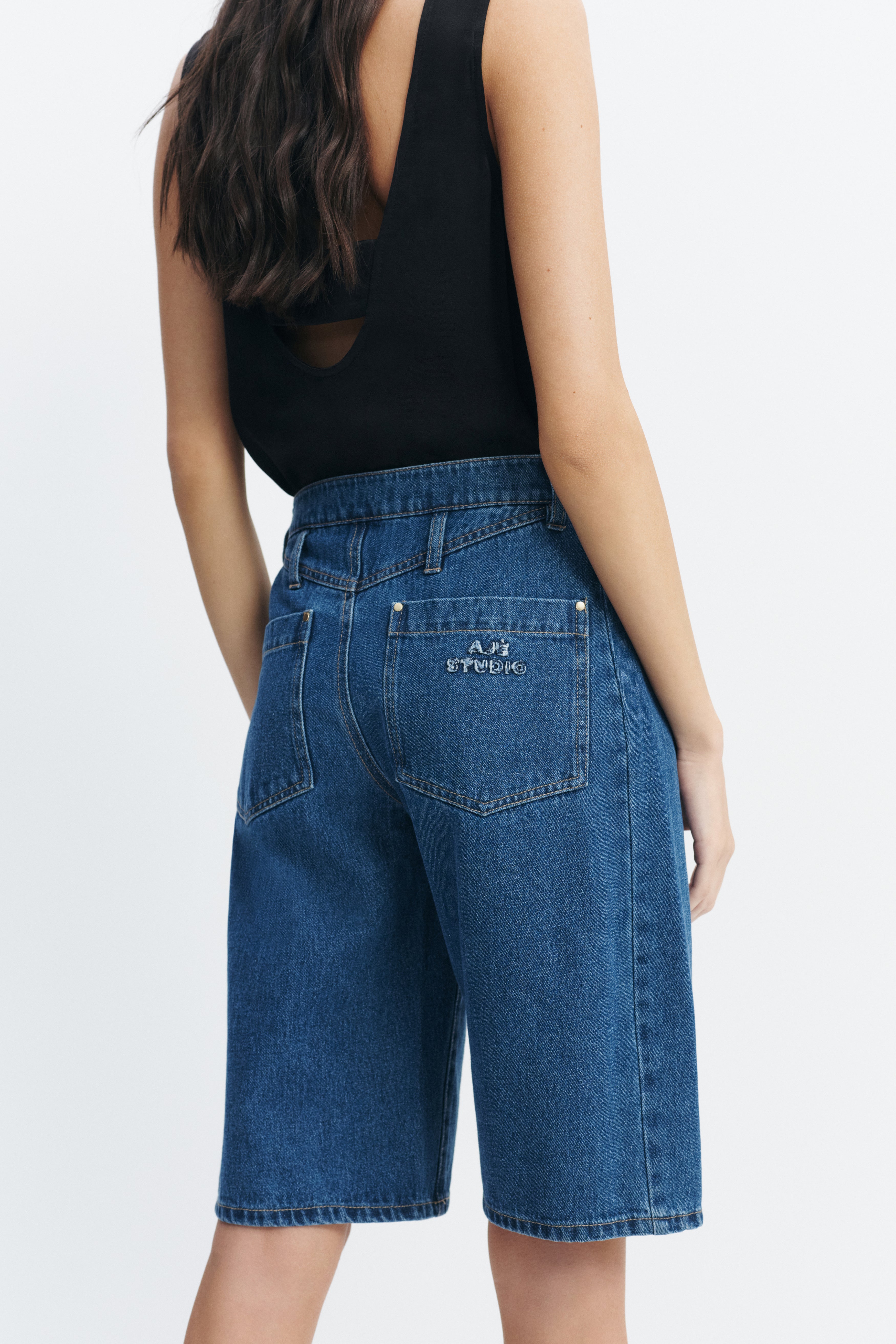 Kendall Barrel Short
