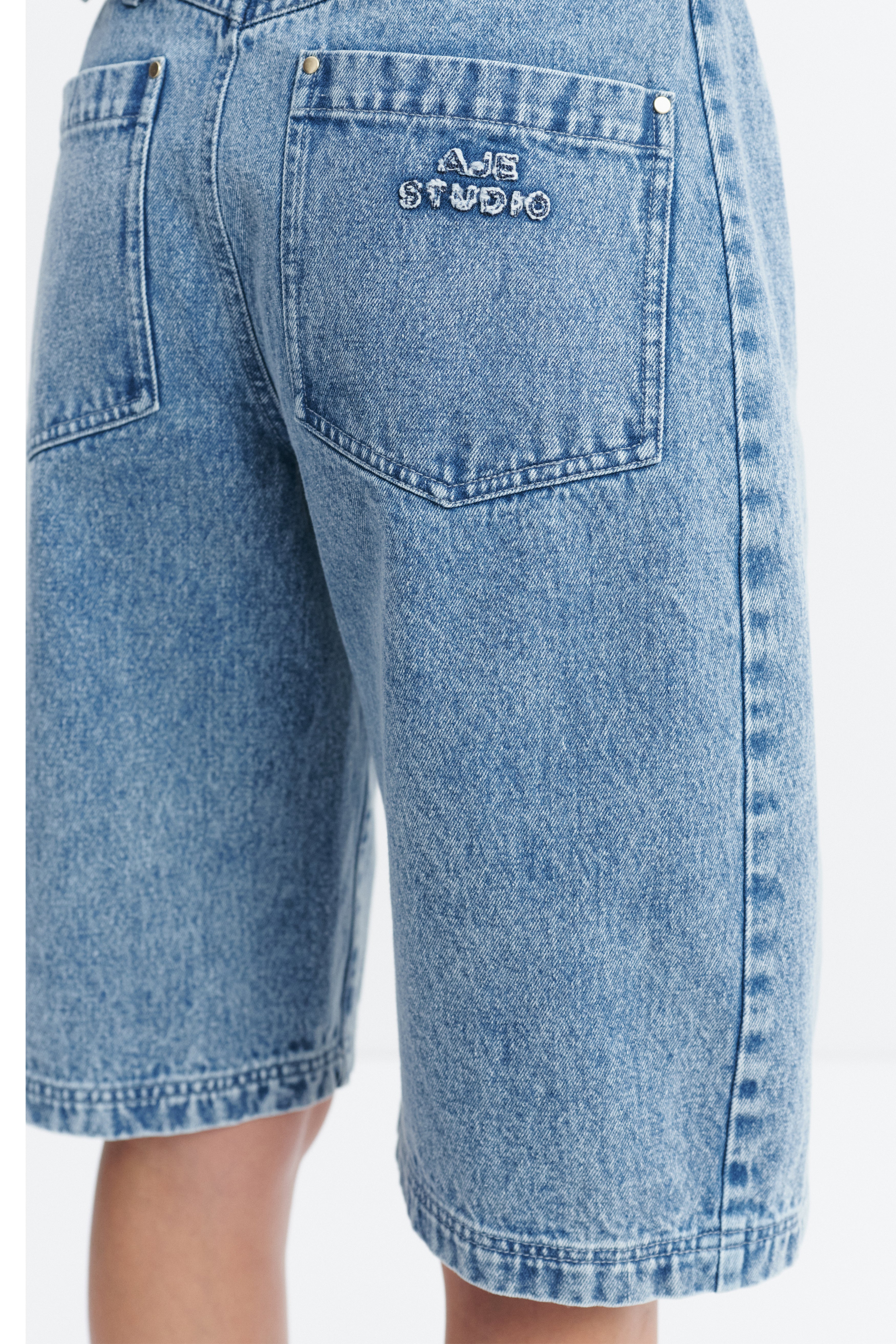 Kendall Barrel Short
