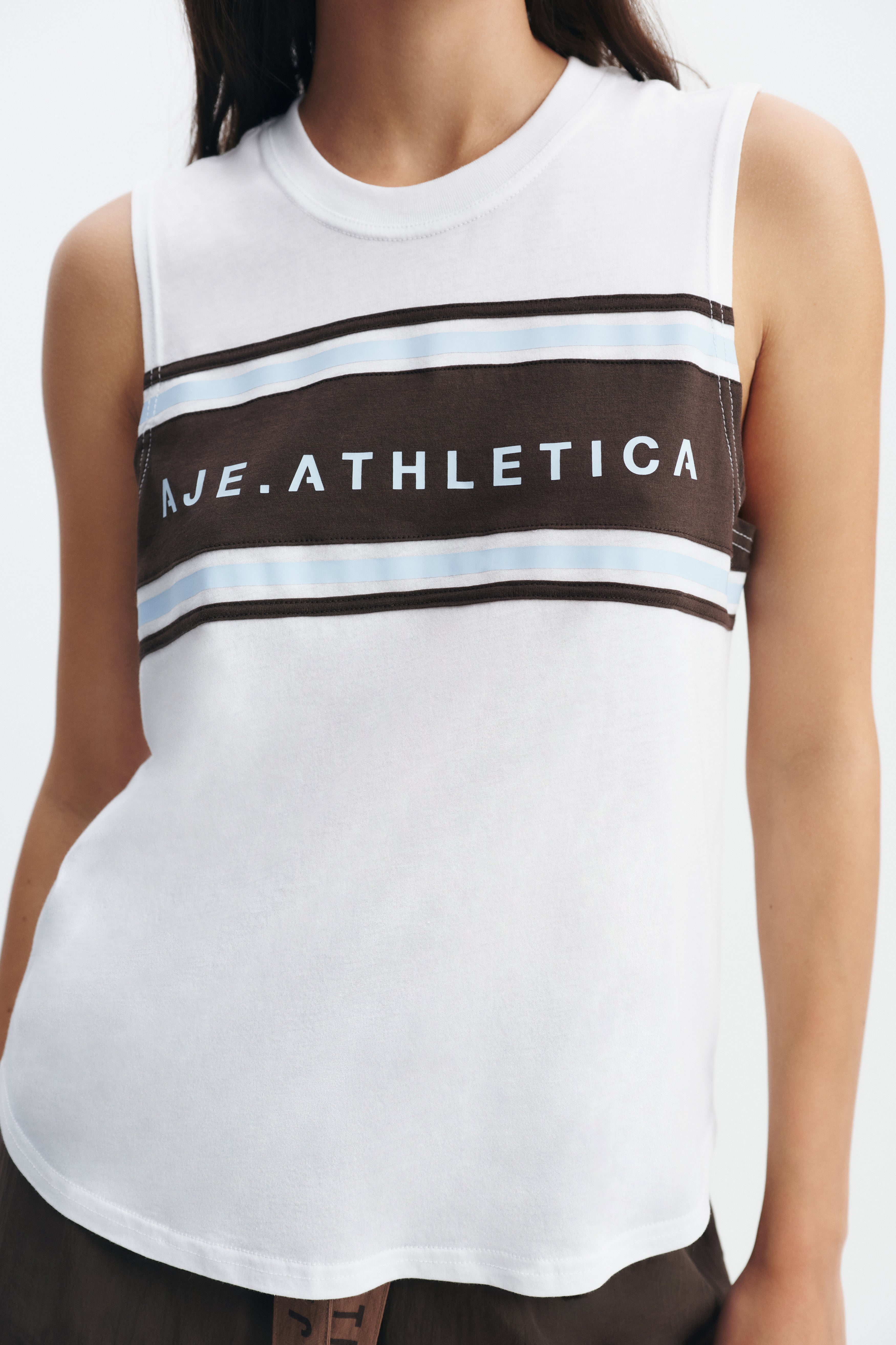 272AA1019_WHT_4_1788237565